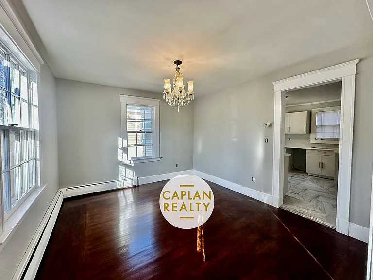 35 Glen Rd — Photo 3