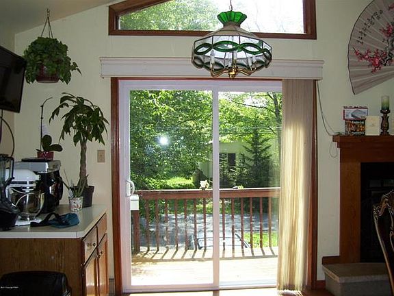 5th image of 319 Sidney Ave