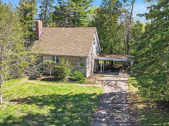 2nd image of 1471 Cavendish Rd