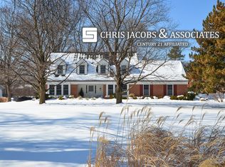 366 Plymouth Dr, Inverness, IL 60067