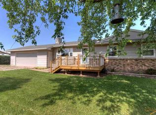 3342 Pinewood Dr, Rapid City, SD 57702