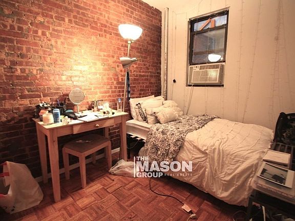 5th image of 333 W 43rd St #1L