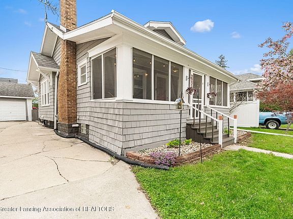 2nd image of 2226 Strathmore Rd