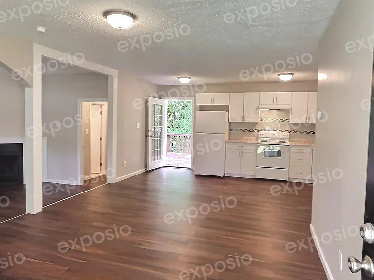 673 Jeb Stuart Dr — Photo 1