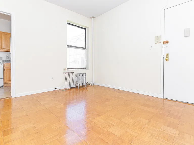 244 Roebling St #5 — Photo 1