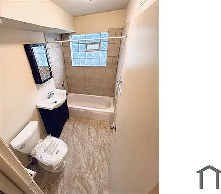 2 bed, 900 sqft, $1,100 — Photo 2