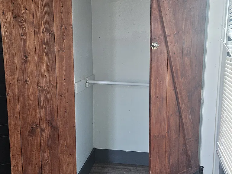 512 Dell Ct — Photo 18