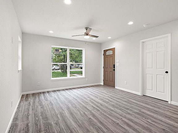 5th image of 3139 Sabine St