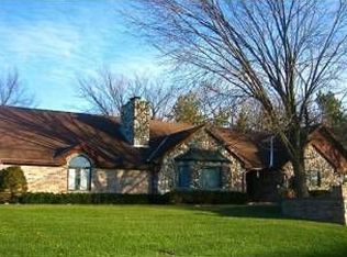 4080 Clare Bridge Ln, Brookfield, WI 53005