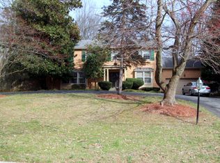 7101 Loch Lomond Dr, Bethesda, MD 20817