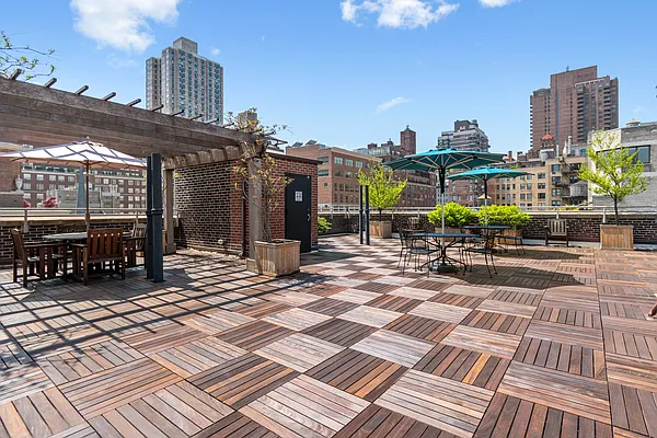 Sold by Douglas Elliman | media 16