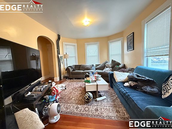 5th image of 225 Parsons St #1