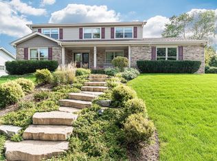 183 Farmgate Dr, Schaumburg, IL 60193