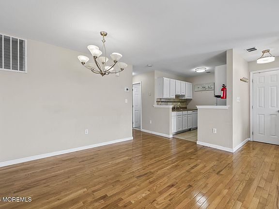 4th image of 205 6th Ave APT 5