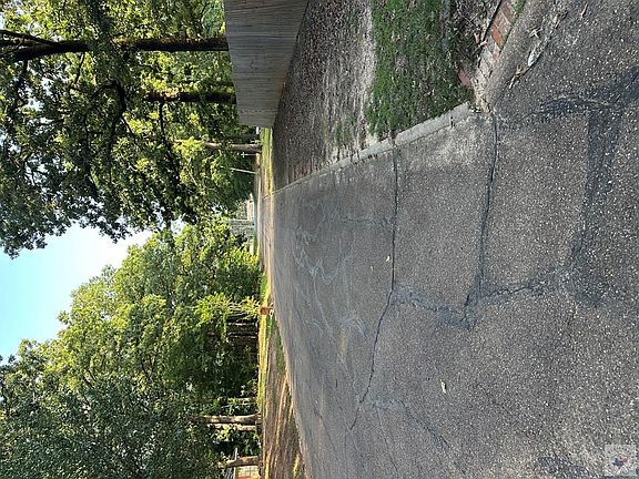 5th image of 21 Springcreek Rd