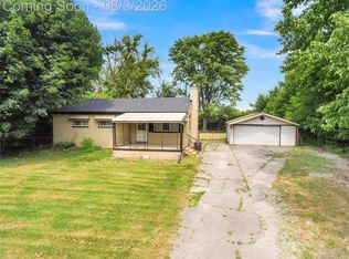 21011 Kemp St, Clinton Township, MI 48035