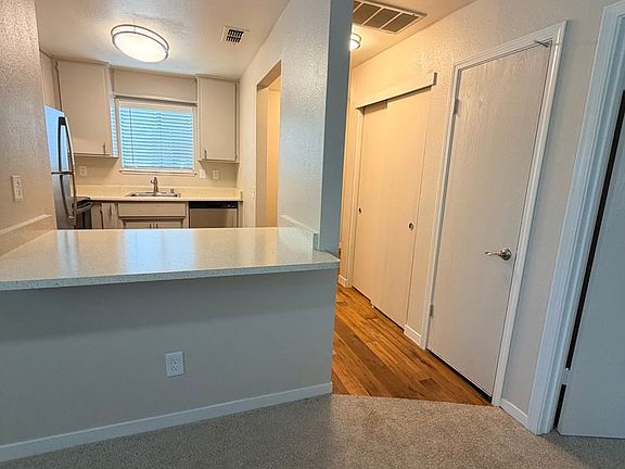 3rd image of 7764 Poplar Ave #24