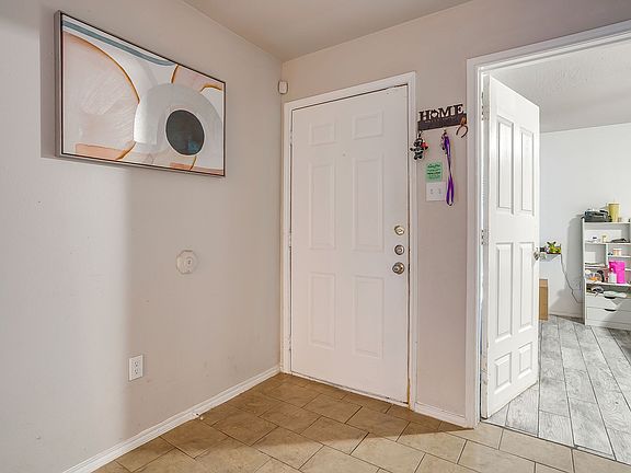 4th image of 6725 Glenbrook Ln