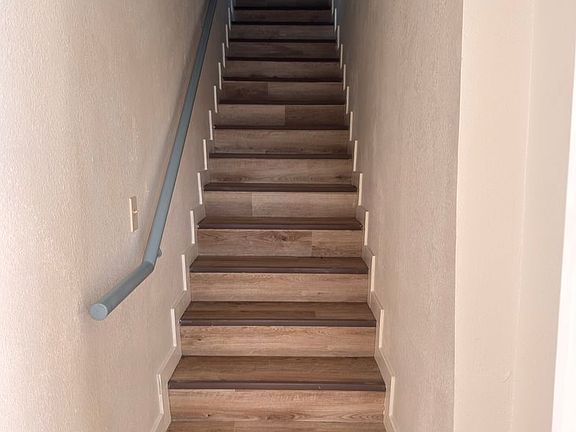 3rd image of 1060 McFarland Ave #Sfr