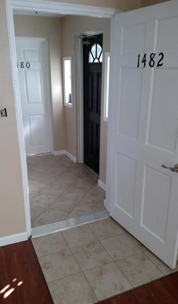 2 bed, 724 sqft, $1,200 — Photo 2