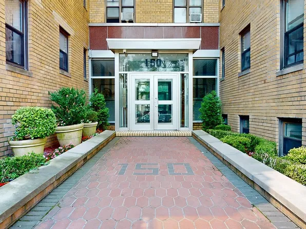 150 W End Ave APT 6R, Brooklyn, NY 11235