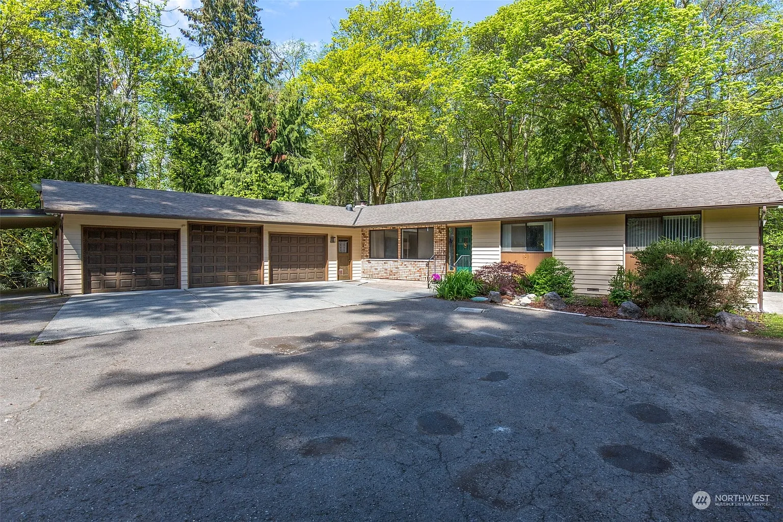 244 El Camino Drive photo 1
