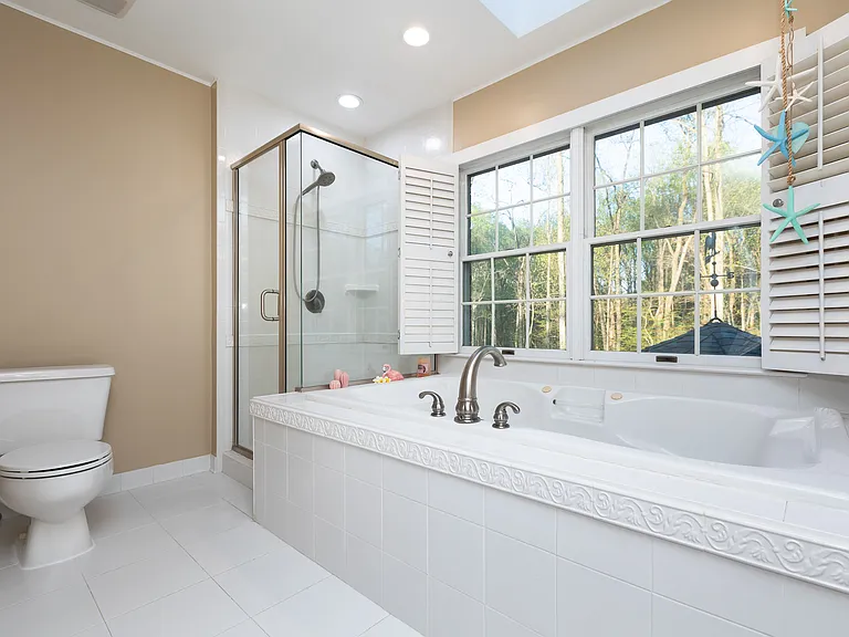 13576 Highland Rd — Photo 46