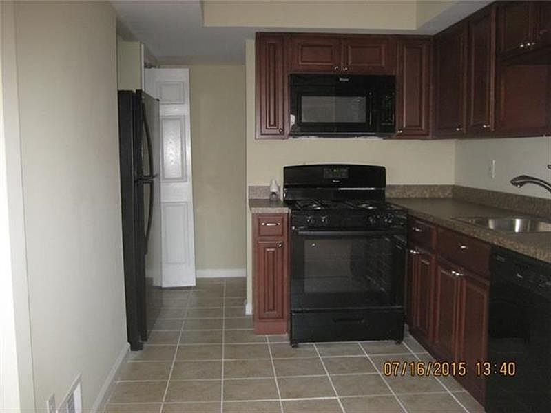 2nd image of 5 Ada Dr #10