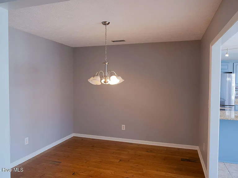 1006 Sheffield Dr — Photo 6
