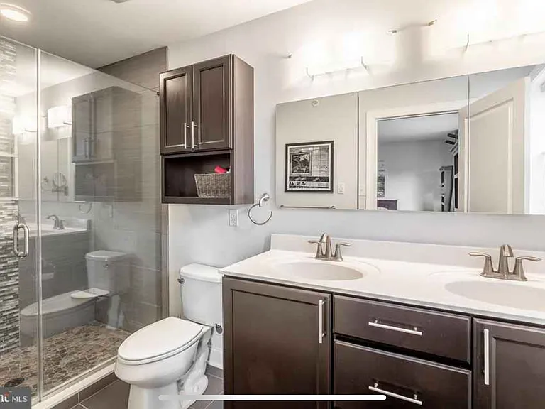 869 N 5th St — Photo 10