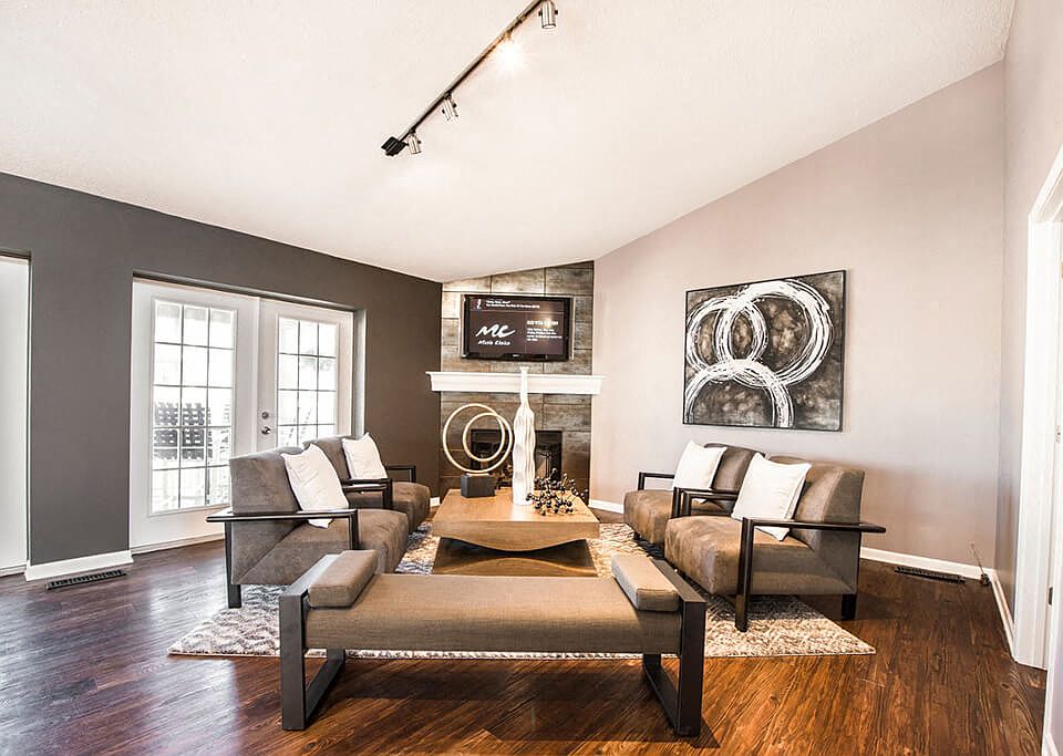 1st image of 2800 Windsor Dr #2744208