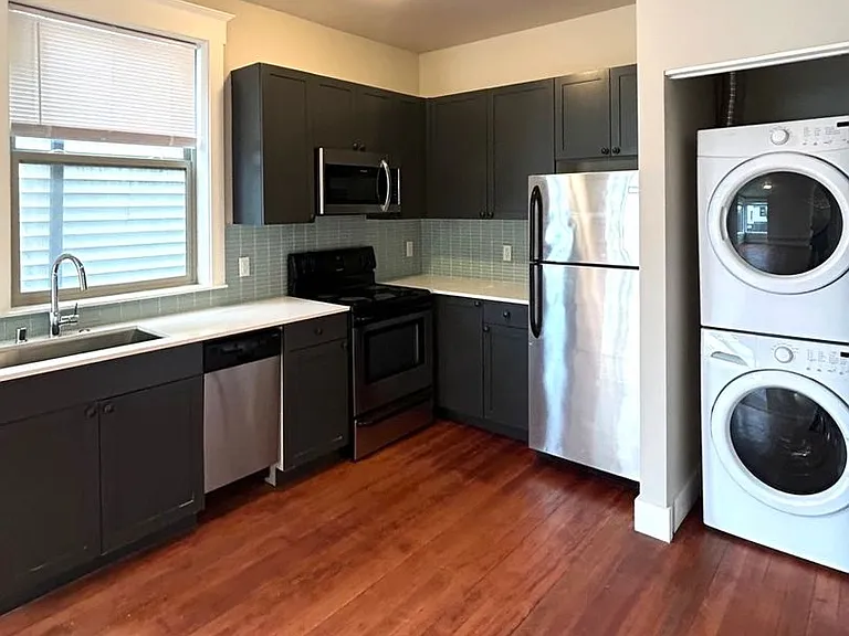 Bravo Apartments — Photo 22