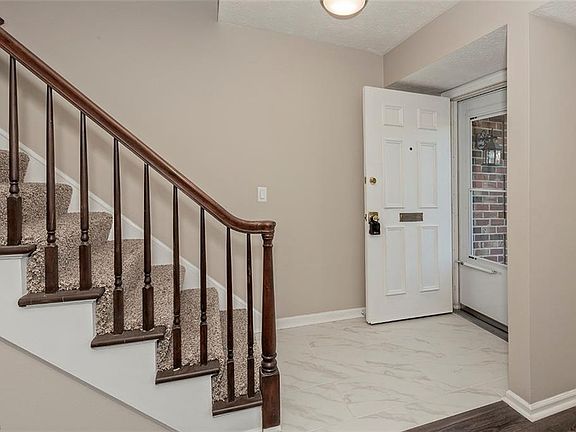 2nd image of 34110 Chagrin Blvd APT 6103