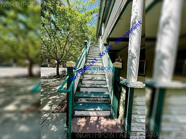 1401 F St #3 — Photo 2