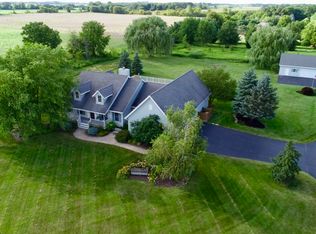 58 Squaw Prairie Rd, Rockford, IL 61107