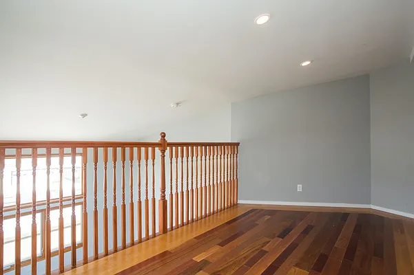 Rented by MNS | media 31