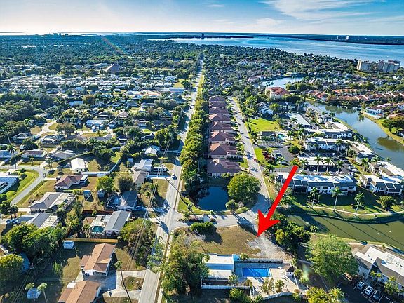 3rd image of 11780 Iona Rd