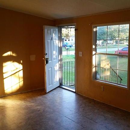 2nd image of 215 Trisail Ave