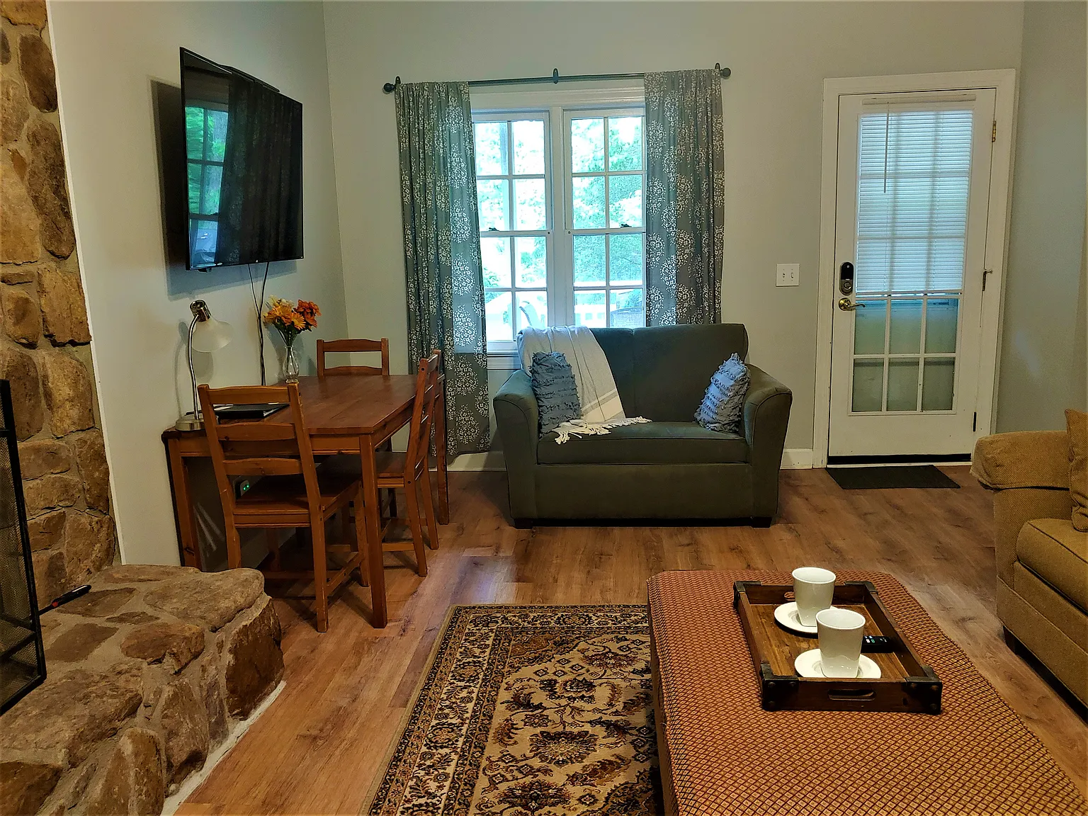 1 bed, 700 sqft, $1,450 — Photo 4