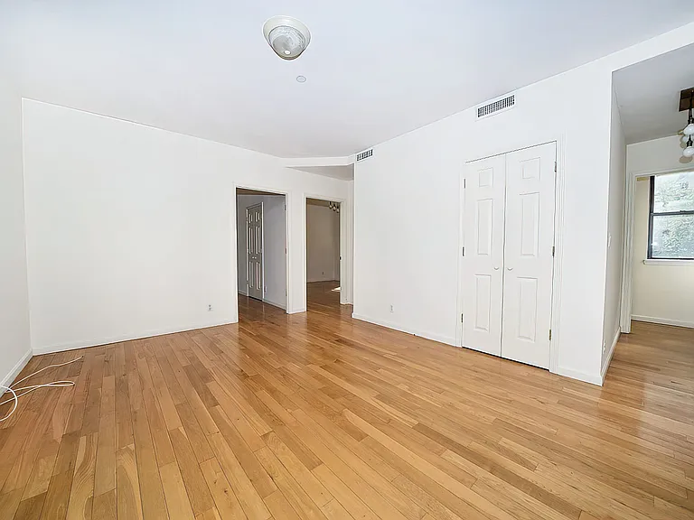208 S 3rd St #2A — Photo 5