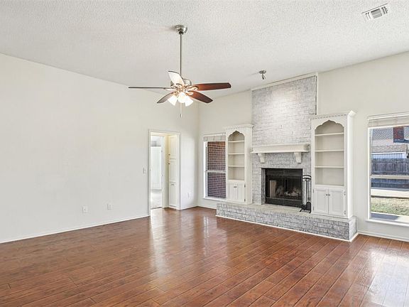 5th image of 2613 N Lincoln Ave
