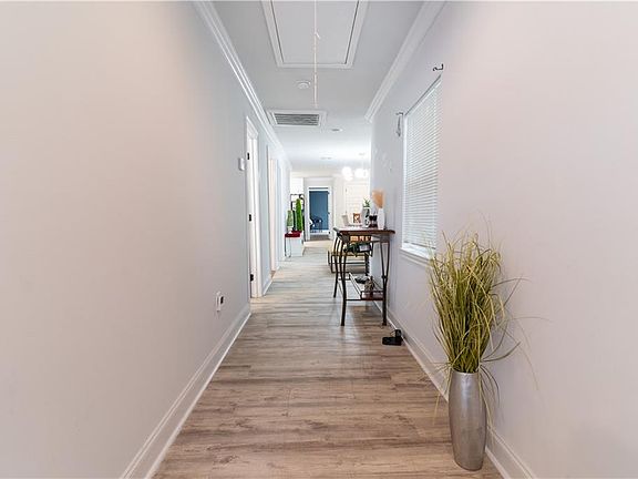 5th image of 2677 Gladiolus St