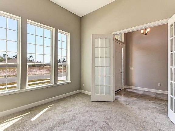 5th image of 21 Flora Lake Cir