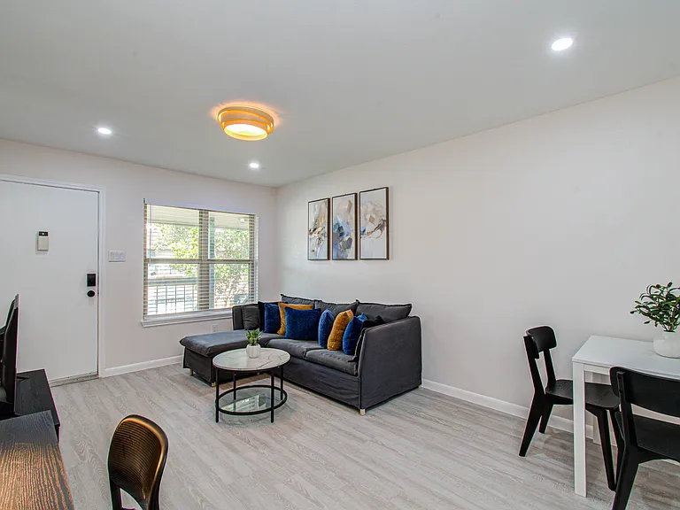 845 Augusta Dr #44 — Photo 7