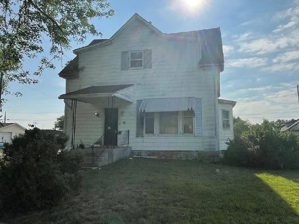 304 S Clinton St, Albia, IA 52531