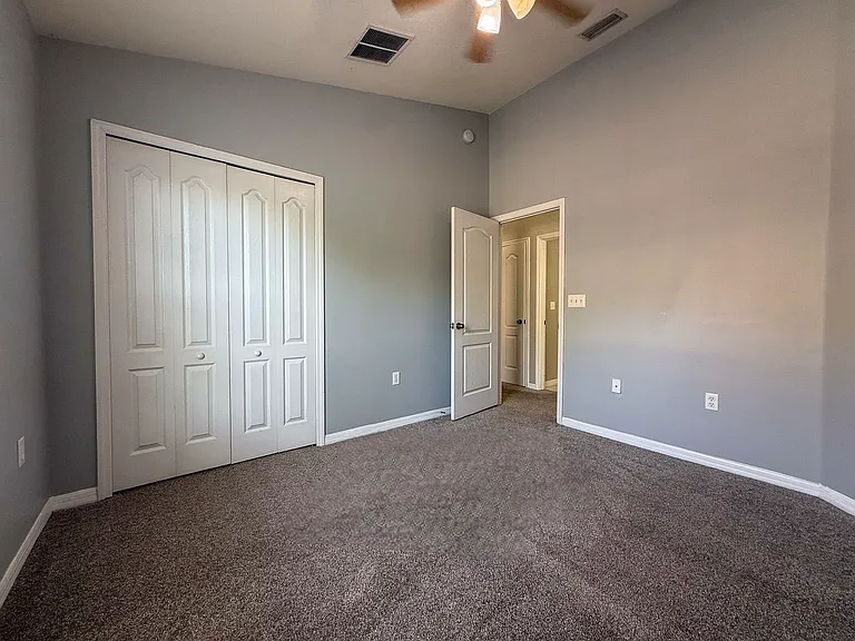 7622 Red Mill Cir — Photo 8