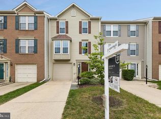 7452 Gadsby Sq, Alexandria, VA 22315