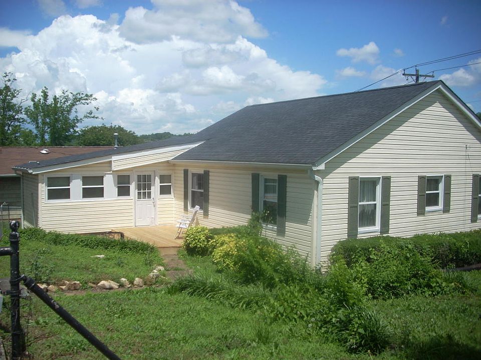 1st image of 133 S Moss Ave