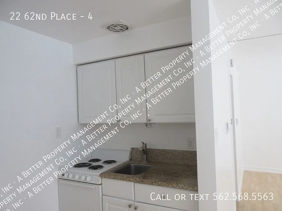 Building Photo - 22 62nd Pl #4