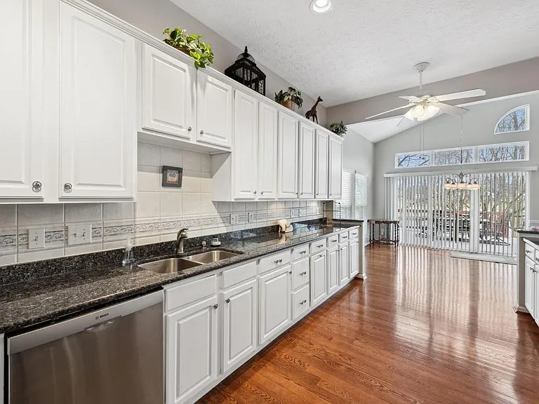 2788 Mill View Ct — Photo 8